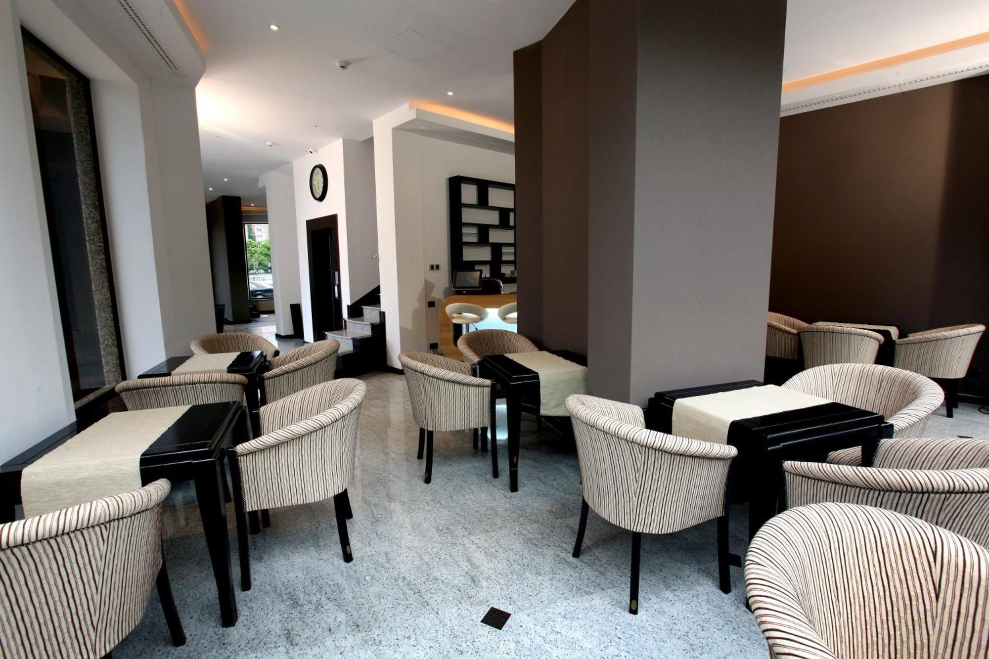Ambiance Hotel Bukarest Kültér fotó