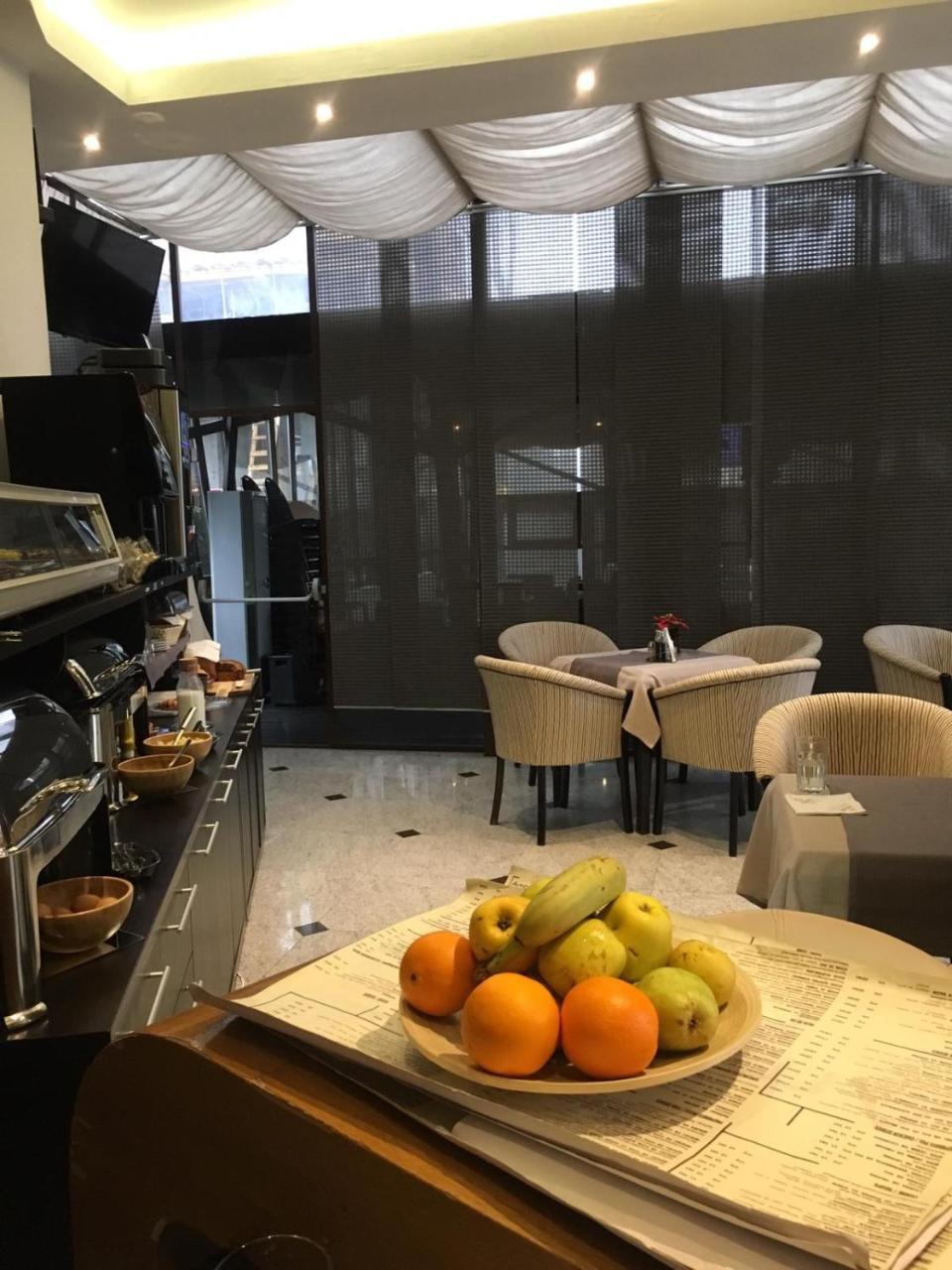 Ambiance Hotel Bukarest Kültér fotó